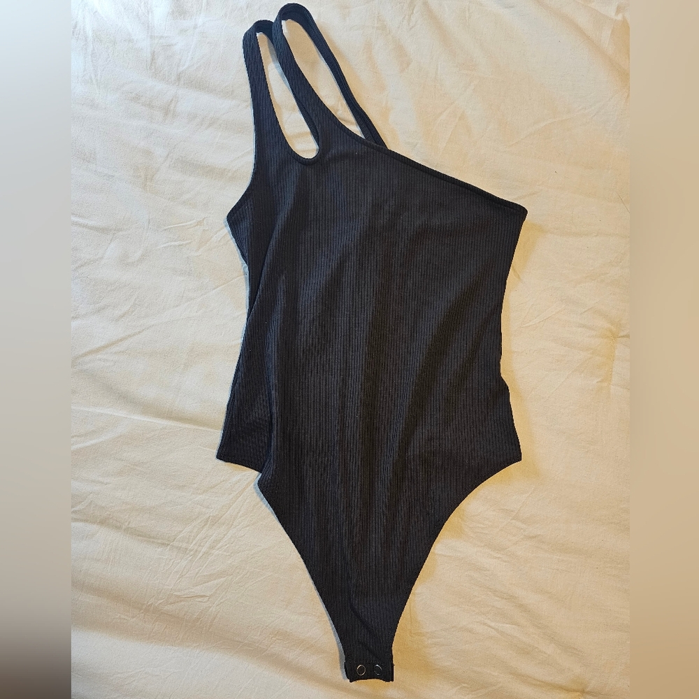 Ribbed One Shoulder Bodysuit